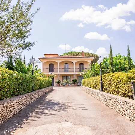 فيلة Laoconte Piscina, Jacuzzi E Biliardo