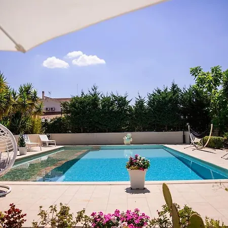 فيلة Laoconte Piscina, Jacuzzi E Biliardo