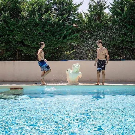 Laoconte Piscina, Jacuzzi E Biliardo فيلة *