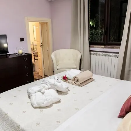 Laoconte Piscina, Jacuzzi E Biliardo Willa *
