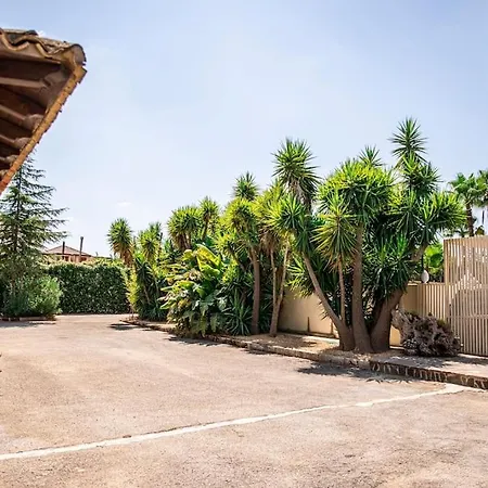 فيلة Laoconte Piscina, Jacuzzi E Biliardo *