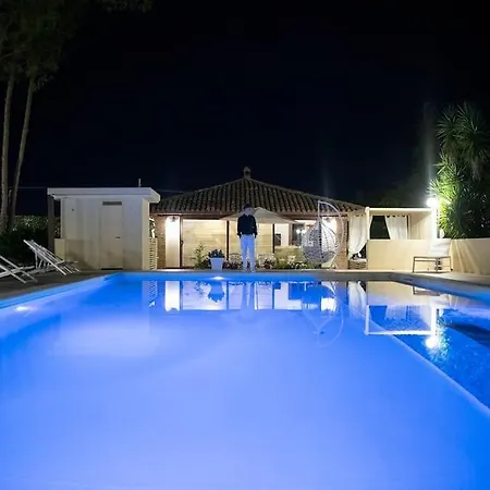 Laoconte Piscina, Jacuzzi E Biliardo