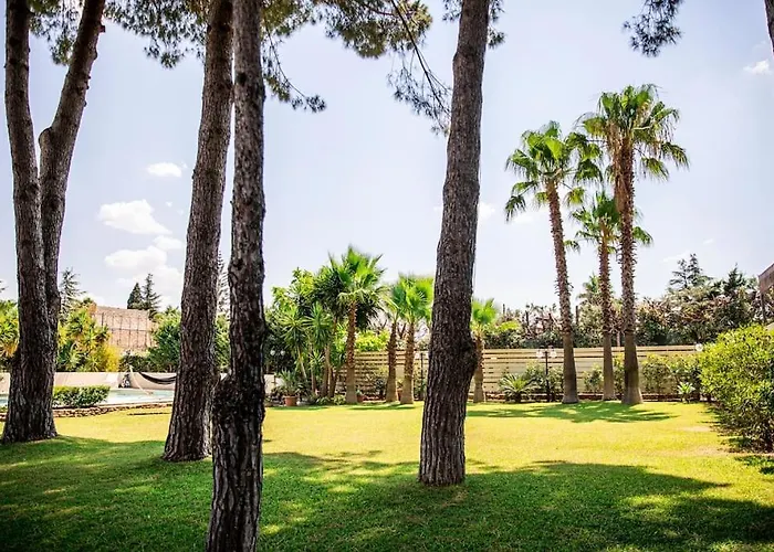 Laoconte Piscina, Jacuzzi E Biliardo Villa