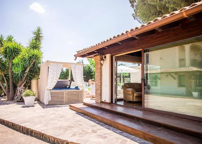 Laoconte Piscina, Jacuzzi E Biliardo * Canicattì