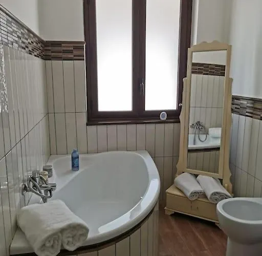 Laoconte Piscina, Jacuzzi E Biliardo *