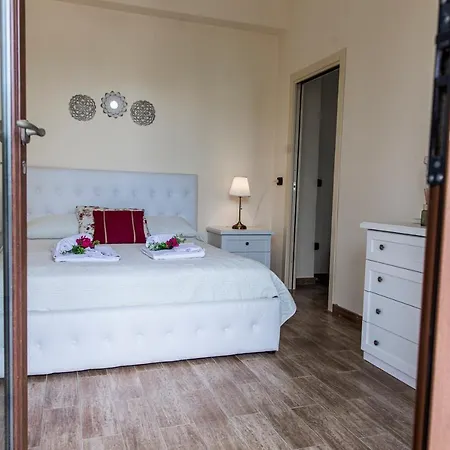 Laoconte Piscina, Jacuzzi E Biliardo *