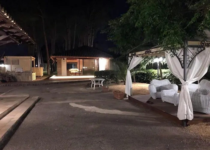 Laoconte Piscina, Jacuzzi E Biliardo *