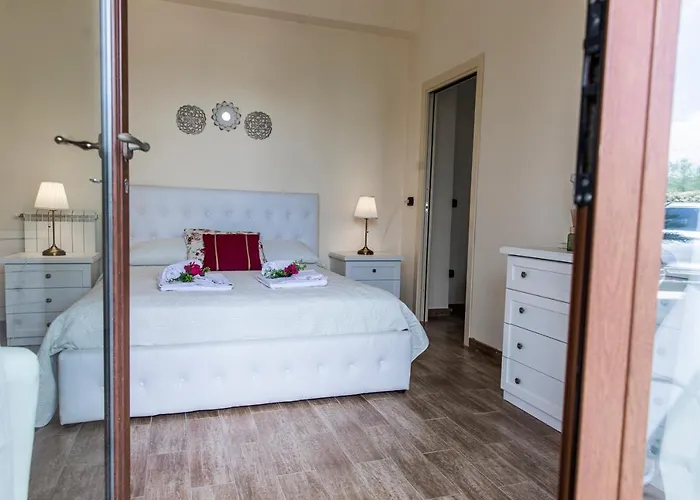 Laoconte Piscina, Jacuzzi E Biliardo *